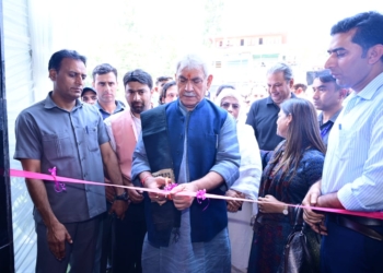 لیفٹیننٹ گورنر نے بارہمولہ اور ہندواڑہ میں 100 نشستوں والے کثیر مقصدی سنیماہالوں کا اِفتتاح کیا