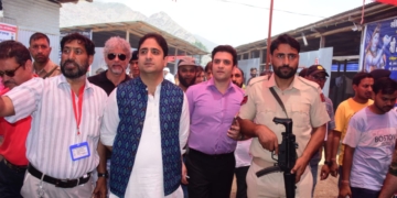 سری نگر کے میئر نے پنتھہ چوک یاترا کیمپ کا دورہ کیا
