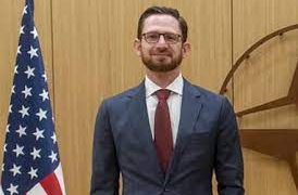 افغانستان میں  لڑکیاں تعلیم تک مکمل رسائی کی مستحق ہیں۔ تھامس ویسٹ