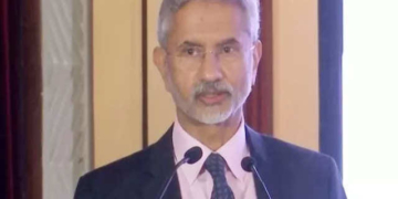 وزیر خارجہ جے شنکر نے جینیفر رمسی سے ملاقات کی ہندوستان کی ترقی میں کمنس کے تعاون کو تسلیم کیا