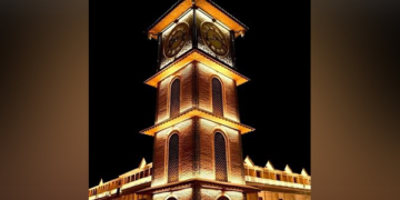 لال چوک پر  تجدیدشدہ کلاک ٹاور سری نگر کے قلب میں لندن کی جھلک  پیش کرتا ہے