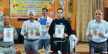 ضلع ترقیاتی کمشنر بارہمولہ نے مگس بانی سے متعلق دو روزہ سمینار کا اِفتتاح کیا