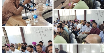 ناظم زراعت کشمیر نے اننت ناگ میں دھان اور دیگر فصلوں کا جائزہ لیا