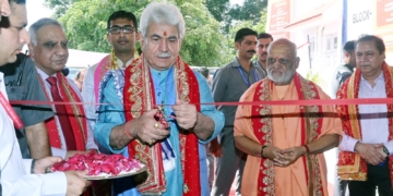 لیفٹیننٹ گورنر کا کٹراہ میں شری ماتا ویشنو دیوی شرائین بورڈ اور ایس ایم وی ڈی گوروکل کےیوم تاسیس کی تقریب سے خطاب