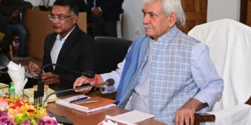 لیفٹیننٹ گورنر نے اننت ناگ میں 290 کروڑ روپے کے مختلف ترقیاتی پروجیکٹوں کاسنگ بنیاد رکھااور لوگوں کو وقف کیا