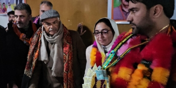 سال 2024میں ایک بار پھر مودی کی قیادت میں بھاجپا حکومت بنائے گی ۔ درخشاں