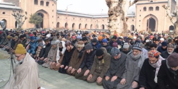 وادی بھر کی مساجد میں باد و باراں کےلئے خصوصی دعاﺅں کا اہتمام