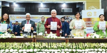 کشمیر میں اب تشدد کےلئے کوئی جگہ نہیں ،یہ امن کا مقام ہے ۔ لیفٹیننٹ گورنر
