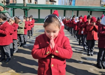 جنوبی کشمیر میں موسم سرما کی تعطیلات کے بعد اسکول دوبارہ کھل گئے۔