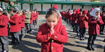 جنوبی کشمیر میں موسم سرما کی تعطیلات کے بعد اسکول دوبارہ کھل گئے۔