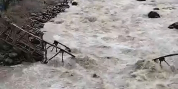 اوڑی میں تین مزدور کام کے دوران دریاءمیں بہہ گئے