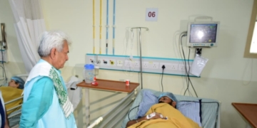لیفٹیننٹ گورنر نے رِیاسی دہشت گردانہ حملے میںزخمی ہوئے یاتریوں کی عیادت کیلئے ہسپتالوں کا دورہ کیا