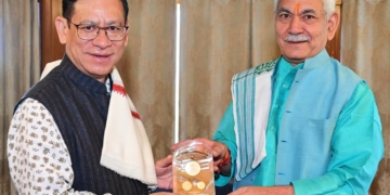 جسٹس کوٹیشور سنگھ لیفٹیننٹ گورنر سے ملاقی