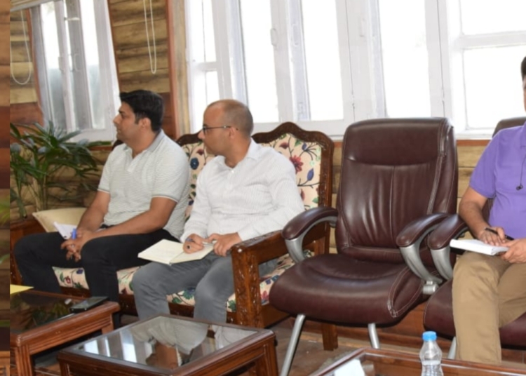 {"remix_data":[],"source_tags":[],"origin":"unknown","total_draw_time":0,"total_draw_actions":0,"layers_used":0,"brushes_used":0,"photos_added":0,"total_editor_actions":{},"tools_used":{"transform":1},"is_sticker":false,"edited_since_last_sticker_save":true,"containsFTESticker":false}