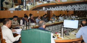 سی ای او نے پلوامہ میں اسمبلی انتخابات کی تیاریوں کا جائزہ لیا
