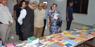 چیف سیکرٹری نے جے کے اے اے سی ایل کے زیر اہتمام ’ ہندی دیوس ‘ میں شرکت کی