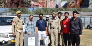 بارہمولہ میں 85برس سے زائد اور جسمانی طور خاص اَفراد کیلئے ہوم ووٹنگ کا عمل شروع