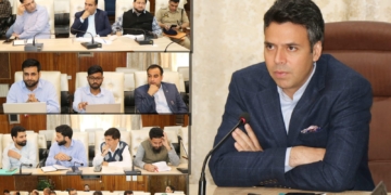 ڈی سی سری نگر نے شہریوں کی سہولت کے لیے ۔ای عرضیایک ایپلیکیشن مینجمنٹ پورٹل کے آغاز کے سلسلے میں میٹنگ کی صدارت کی