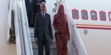 مالدیپ کے صدر محمد معیزو پہلی دو طرفہ ملاقات کے لیے ہندوستان پہنچ گئے