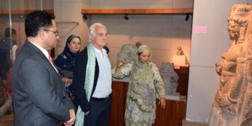 سپین کے سفیر کا ایس پی ایس میوزیم کا دورہ
