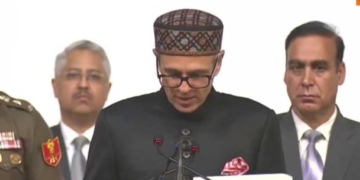 عمر عبداللہ نے جموں و کشمیر وزیر اعلیٰ کی حیثیت سے حلف لیا، سریندر سنگھ نائب وزیر اعلیٰ مقرر
