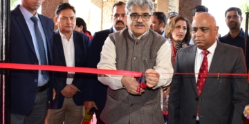 چیف سیکریٹری نے ابھینو تھیٹرمیں نایاب نوادرات کی نمائش کا افتتاح کیا