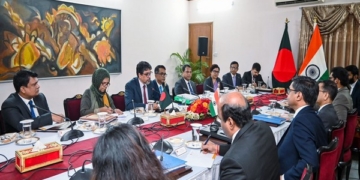 سکریٹری خارجہ وکرم مصری نے ڈھاکہ میں بنگلہ دیشی ہم منصبسے ملاقات کی