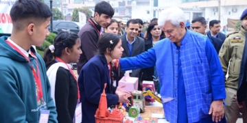 نوجوانوں کی تخلیقی صلاحیتوں سے معاشرے کے دیگر شعبوں کو فائدہ پہنچے گا۔ منوج سنہا