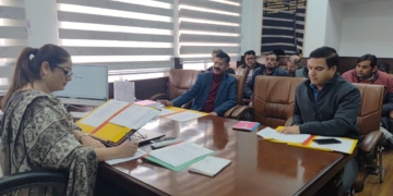 چیئرپرسن جموںوکشمیر کے وِی آئی بی نے ضلع اَفسران کے جائزہ میٹنگ کی صدارت کی