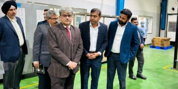 حکومت صنعتوں کو تمام ضروری مدد فراہم کرنے کے لیے پرعزم ہے