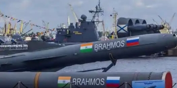 بھارت تیسری جوہری طاقت سے چلنے والی بیلسٹک میزائل آبدوز کوبحریہ میں شامل کرے گا