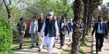 وزیر اعلیٰ عمر عبداللہ نے بادام واری میں بادم بلوم فیسٹول۔ 2025 کا اِفتتاح کیا