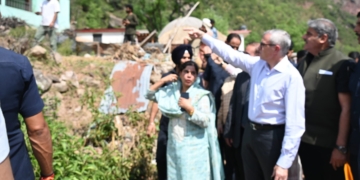 عمر عبداللہ نے رام بن کے اپنے تیسرے دورے کے دوران ریلیف، بحالی کی کوششوں کا جائزہ لیا