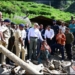 وزیرِ اعلیٰ عمر عبداللہ کا کشتواڑ کے متاثرہ علاقوں کا دورہ، متاثرہ خاندانوں سے ملاقات