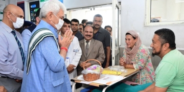 لیفٹیننٹ گورنر سنہا وزیراعظم مودی کیسالگرہ پر بے لوث خدمت کو فروغ دینے